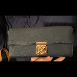Woman’s wallet
